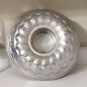 Vintage Large Jello Mold 12"